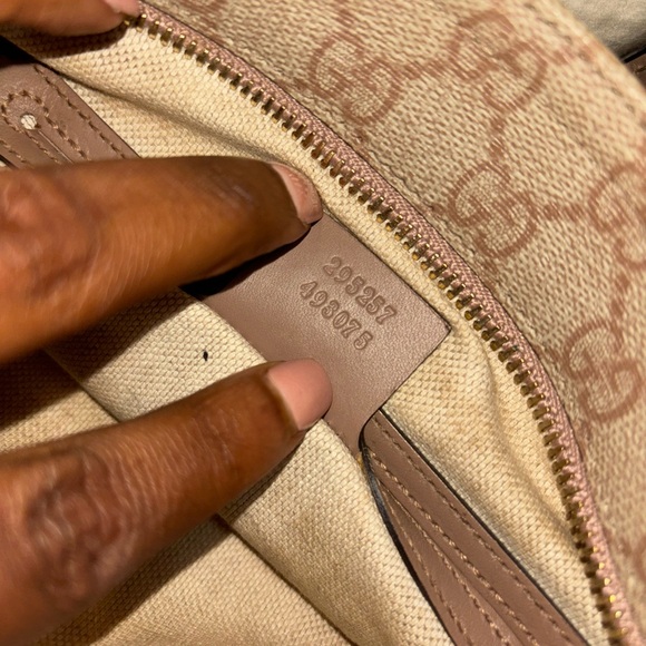 GUCCI Front Zip Flat Messenger Bag GG Coated Canvas Medium - Picture 6 of 7